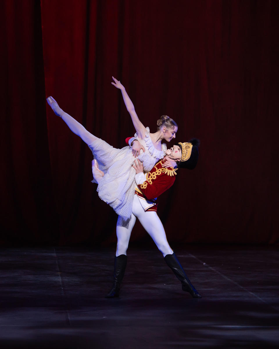 Natascha-Mair-and-Aitor-Arrieta-in-English-National-Ballets-Nutcracker-Delights-c-Photography-by-ASH-15.jpeg