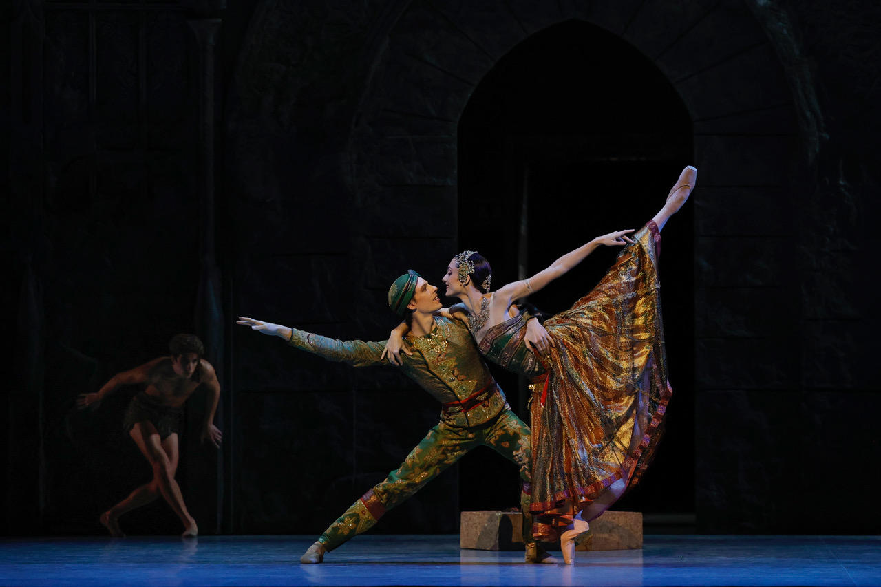 OPB  Bayadere 2  Gilbert Louvet   c Svetlana Loboff.jpeg