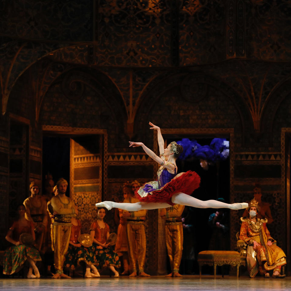 OPB-LA-BAYADERE-5--c-Svetlana-Loboff--colasante.jpg