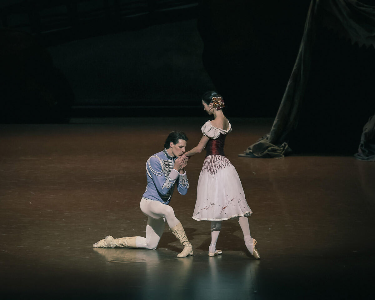 OPB-Paquita-25.-c-Maria-Helena-Buckley----Hannah-O-Neill.-Germain-Louvet.jpg