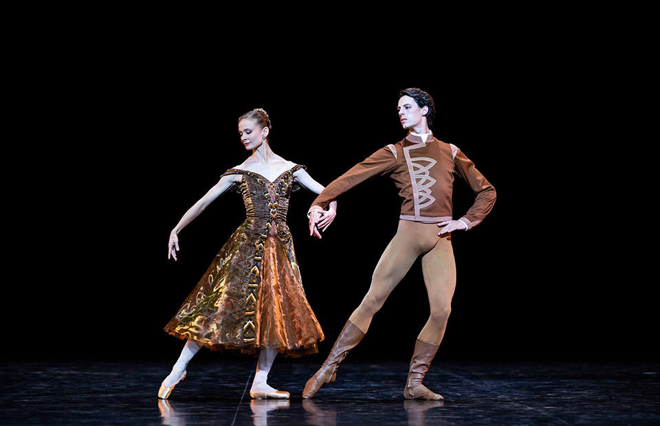 OPB-gala--Leonore-Baulac-Germain-Louvet--In-the-Night-2e-pas-de-deux-Jerome-Robbins.jpg