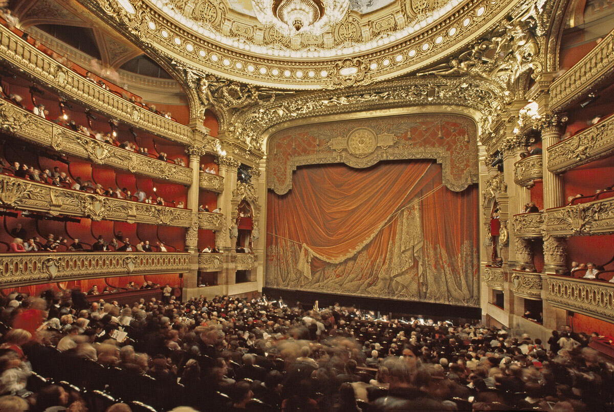 Palais-Garnier-Salle-avec-public-C-Jean-Pierre-Delagarde--ONP.jpg