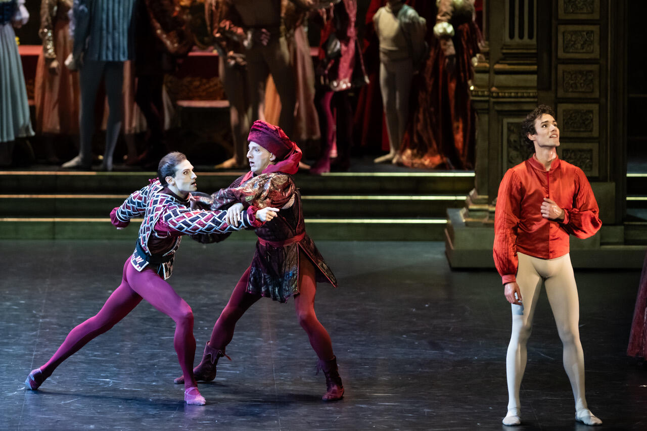 ROMEO ET JULIETTE (Rudolf Noureev), L DE BUSSEROLLES M AVEQUE (c) Julien Benhamou OnP-3409.jpeg