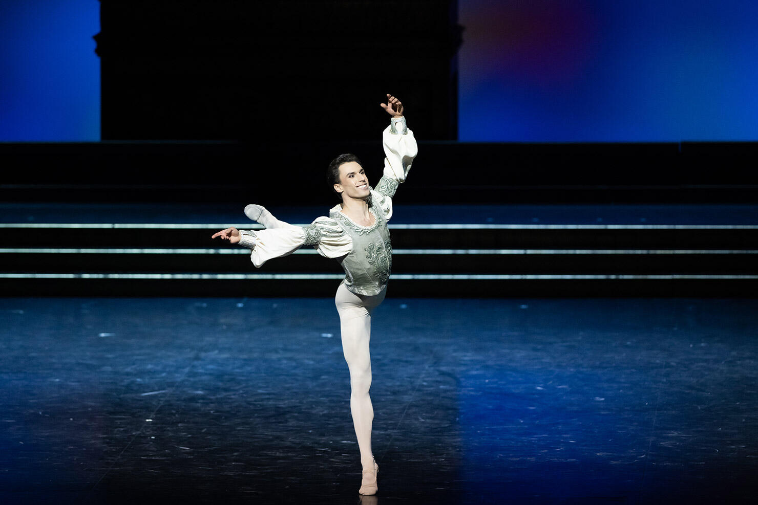ROMEO-ET-JULIETTE-(Rudolf-Noureev),-T-Docquir-(c)-Julien-Benhamou-OnP-5440.jpg
