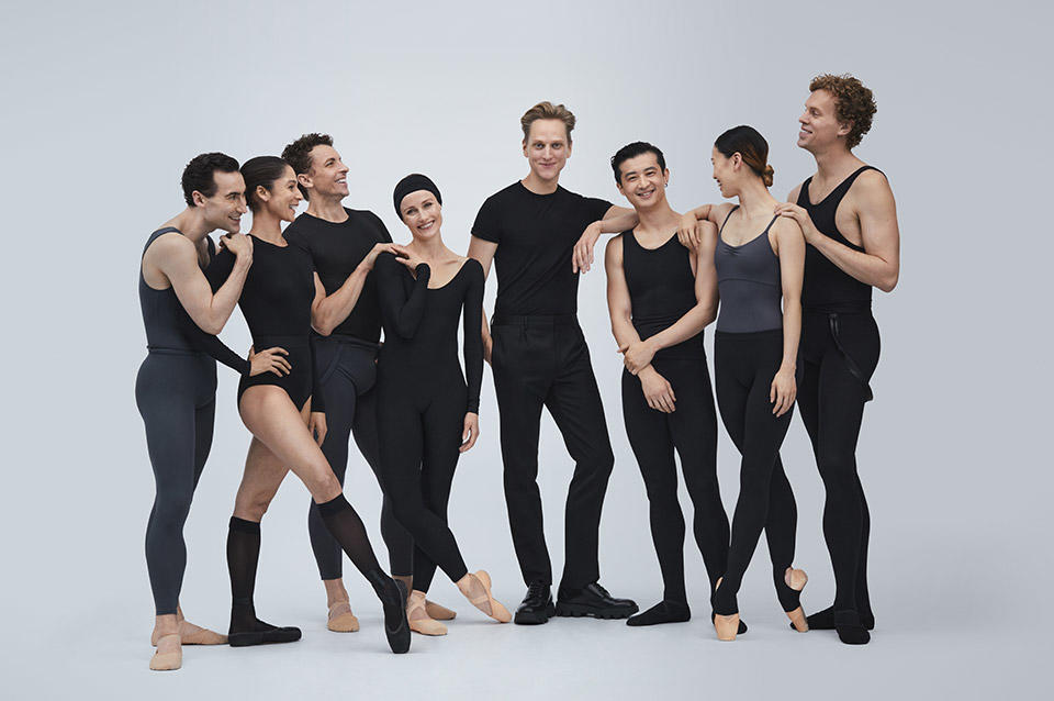 TAB_David-Hallberg-with-Principal-Dancers-of--The-Australian-Ballet_photo-Pierre-Toussaint.jpg