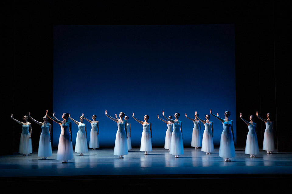 TAB_New-York-Dialects_Serenade_Dancers-of-The-Australian-Ballet_photo-credit_Daniel-Boud.jpg