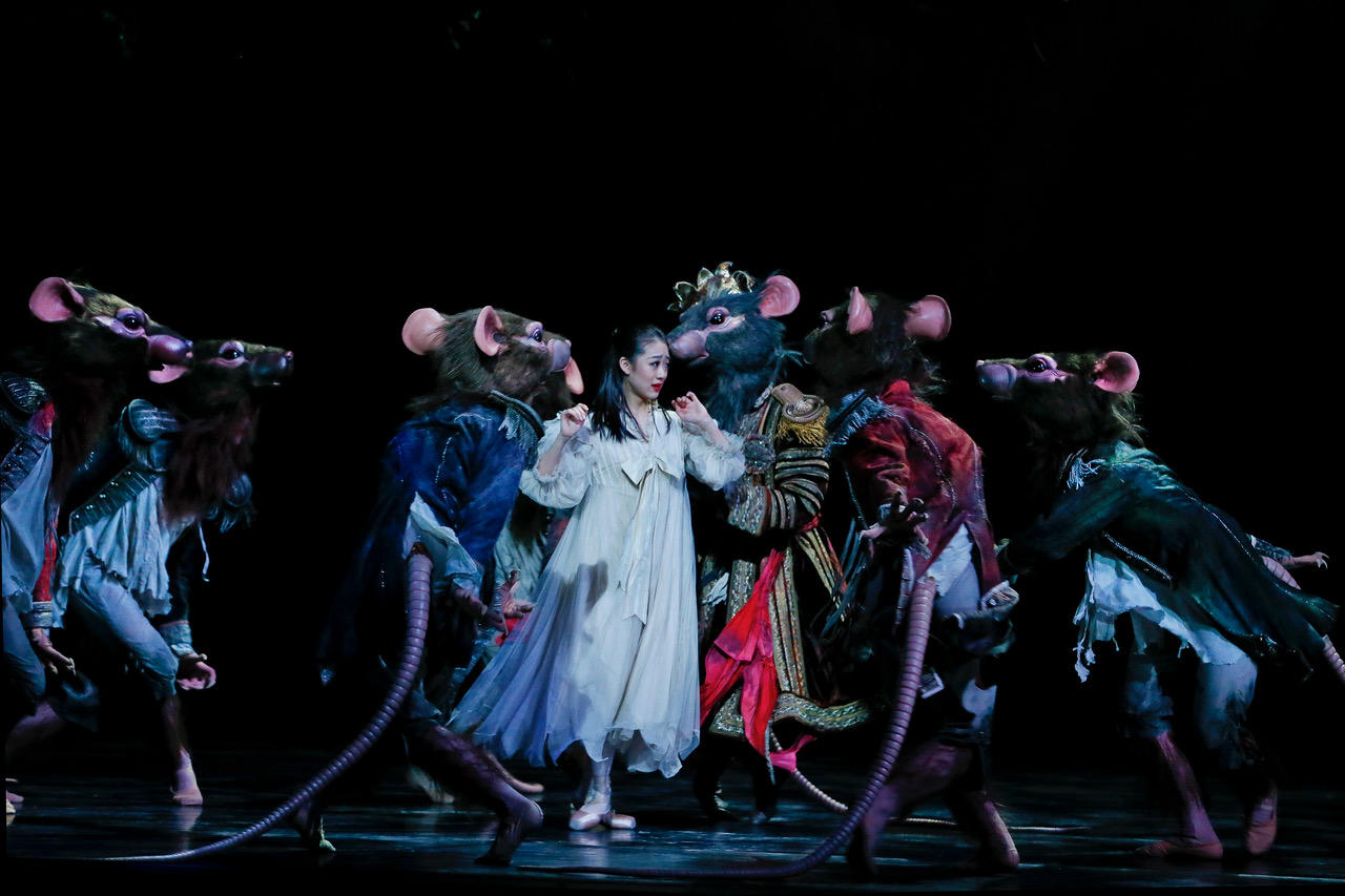 TAB_The Nutcracker_Dances of The Australian Ballet_photo Jeff Busby.jpeg