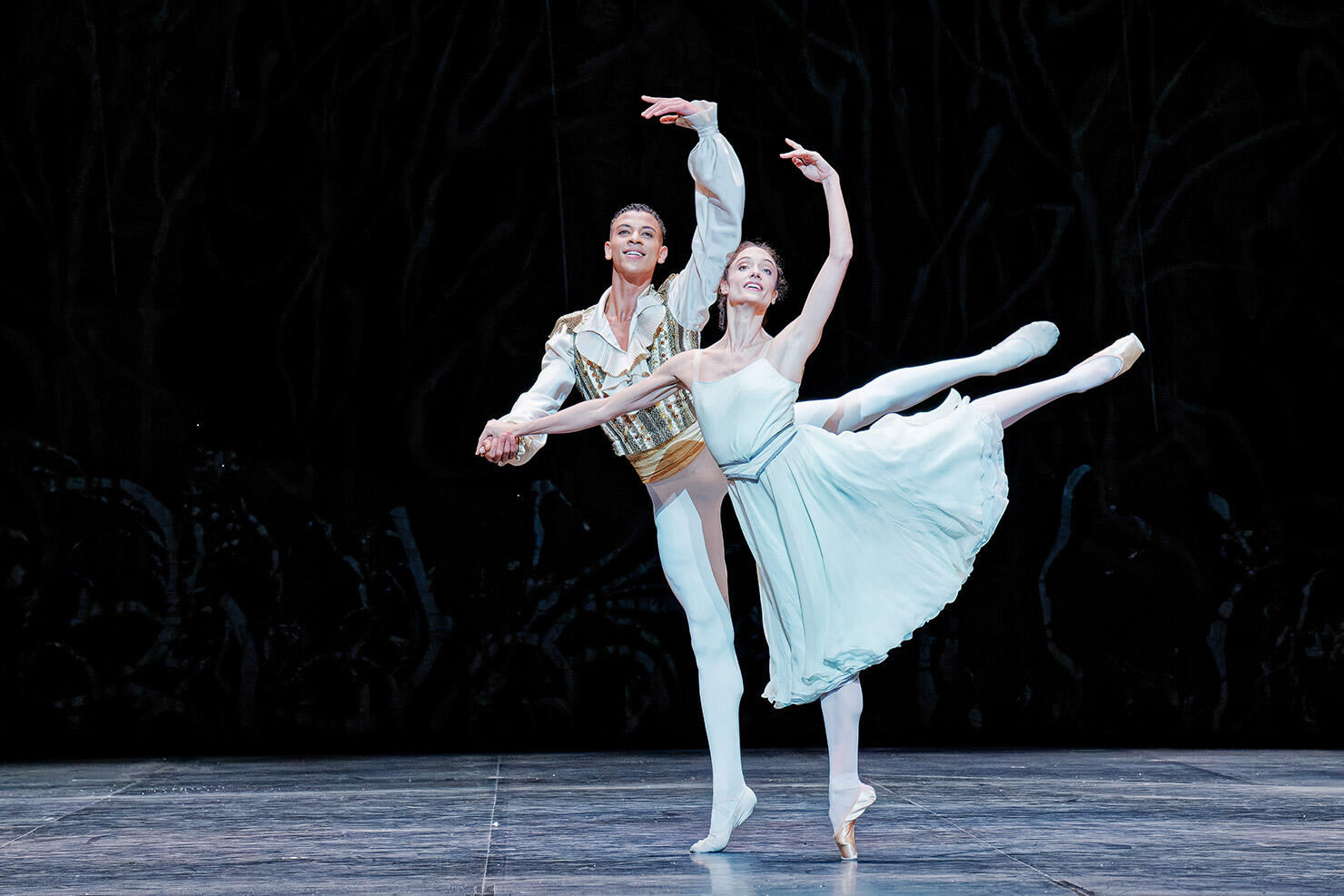 CASSE-NOISETTE-(Rudolf-Noureev)-Dorothée-Gilbert,-Guillaume-Diop-(c)-Agathe-Poupeney-OnP-20231205_CasseN_Preg_044_.jpg