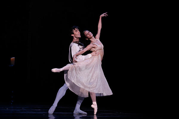 Houston Ballet Connor Walsh & Karina González Photo by Jeff Busby