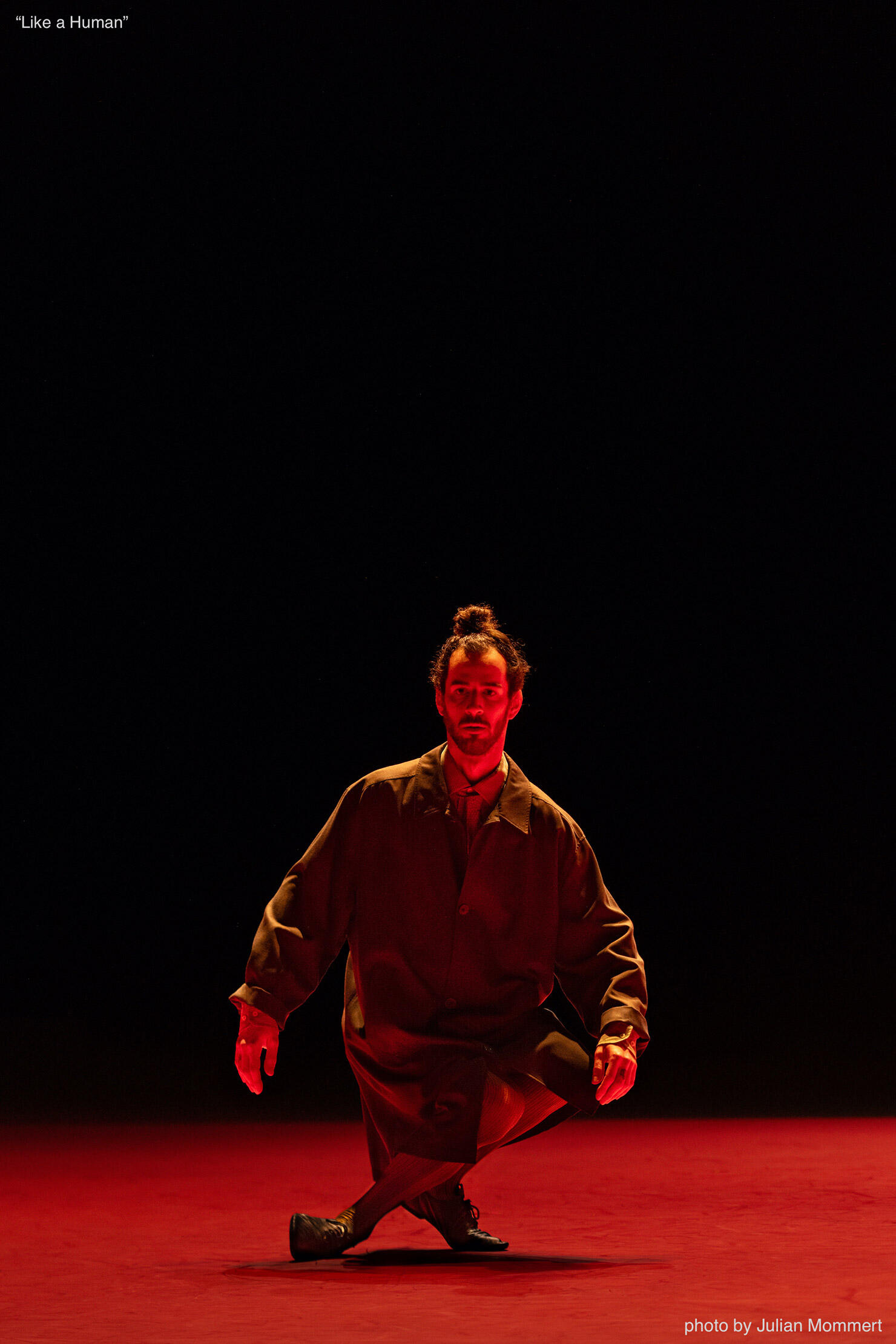 Saburo-Teshigawara_VERWANDLUNG_Like-a-Human_Ballett-Basel_photograph-by-©Julian-Mommert_20240319_JCM_0715.jpg
