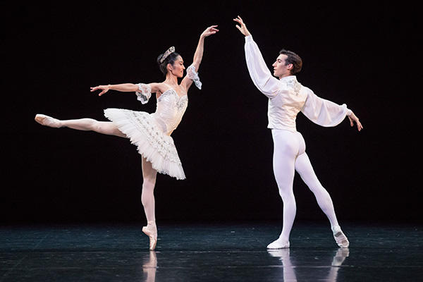 "Grand Pas Classique"  Miwako Kubota & Brett Chynoweth  Photo by Daniel Boud