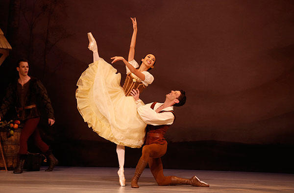 AB Regional Tour "Giselle" Karen Nanasca & Andrew Killian. Photo by Jeff Busby