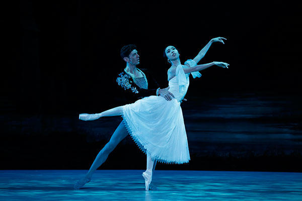 AB Regional Tour "Giselle" Karen Nanasca & Andrew Killian. Photo by Jeff Busby