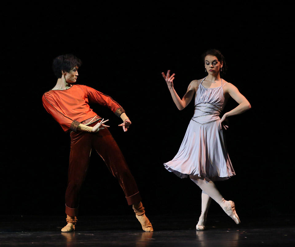 6_Push-Comes-to-Shove_-by-Natasha-Razina-©-State-Academic-Mariinsky-Theatre-(2).jpg