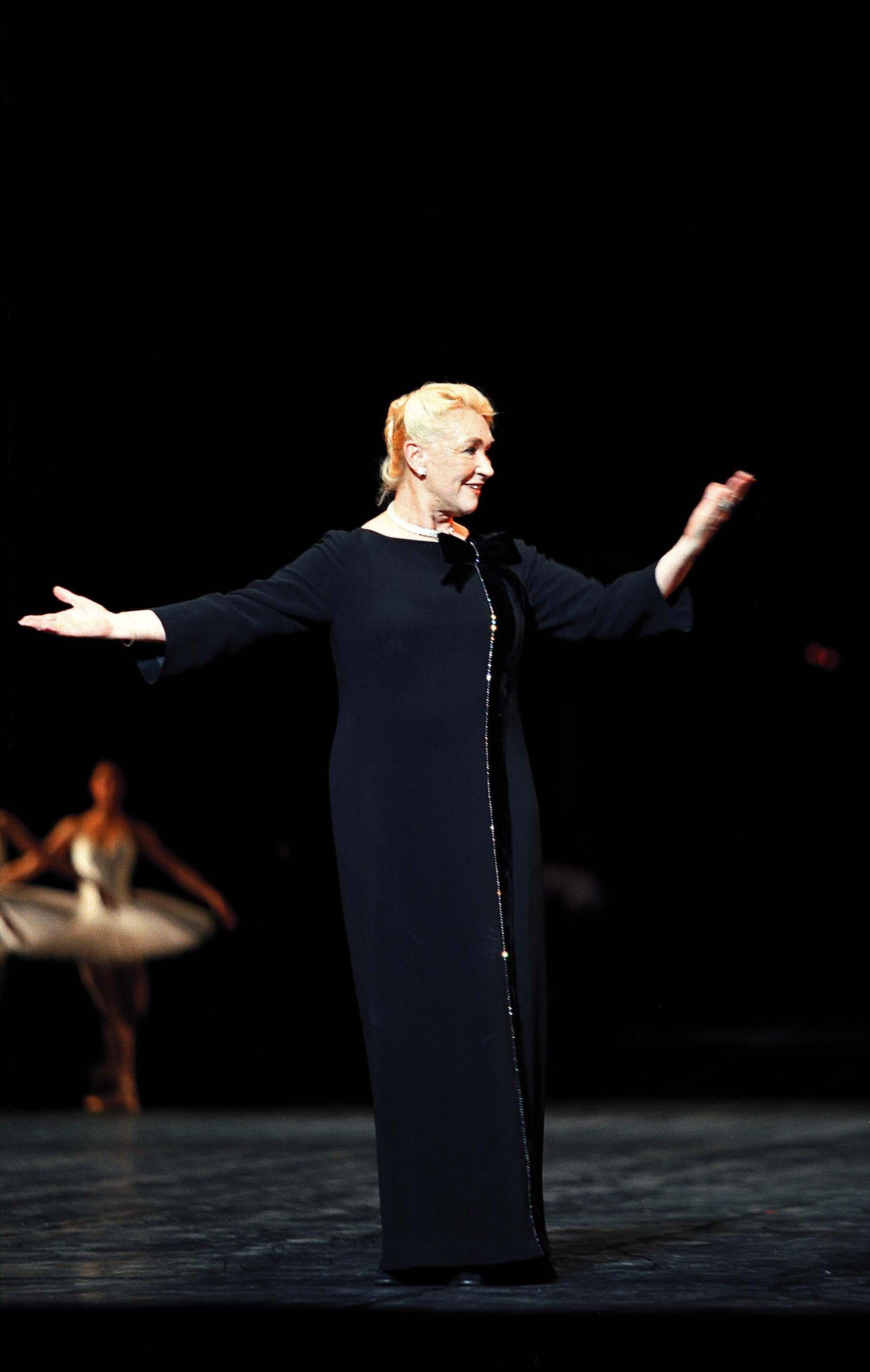 S01. Hommage à Claude Bessy - 30 mars 2004 au Palais Garnier -  (c) Icare OnP- 2813-31.jpg
