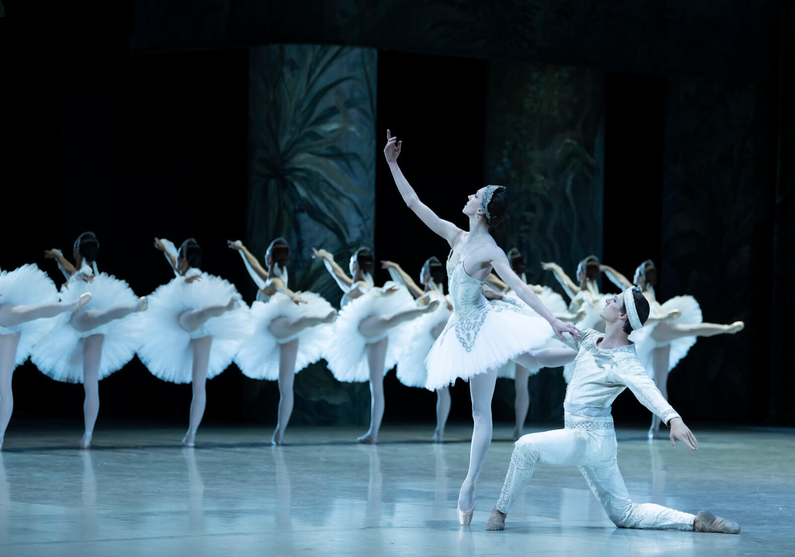 b_Julien_Benhamou___Opera_national_de_Paris-La-Bayadere--Rudolf-Noureev---Laura-Hecquet--Nikiya--et-Germain-Louvet--Solor---c--Julien-Benhamou-OnP---DSC4977_-1600px.JPG