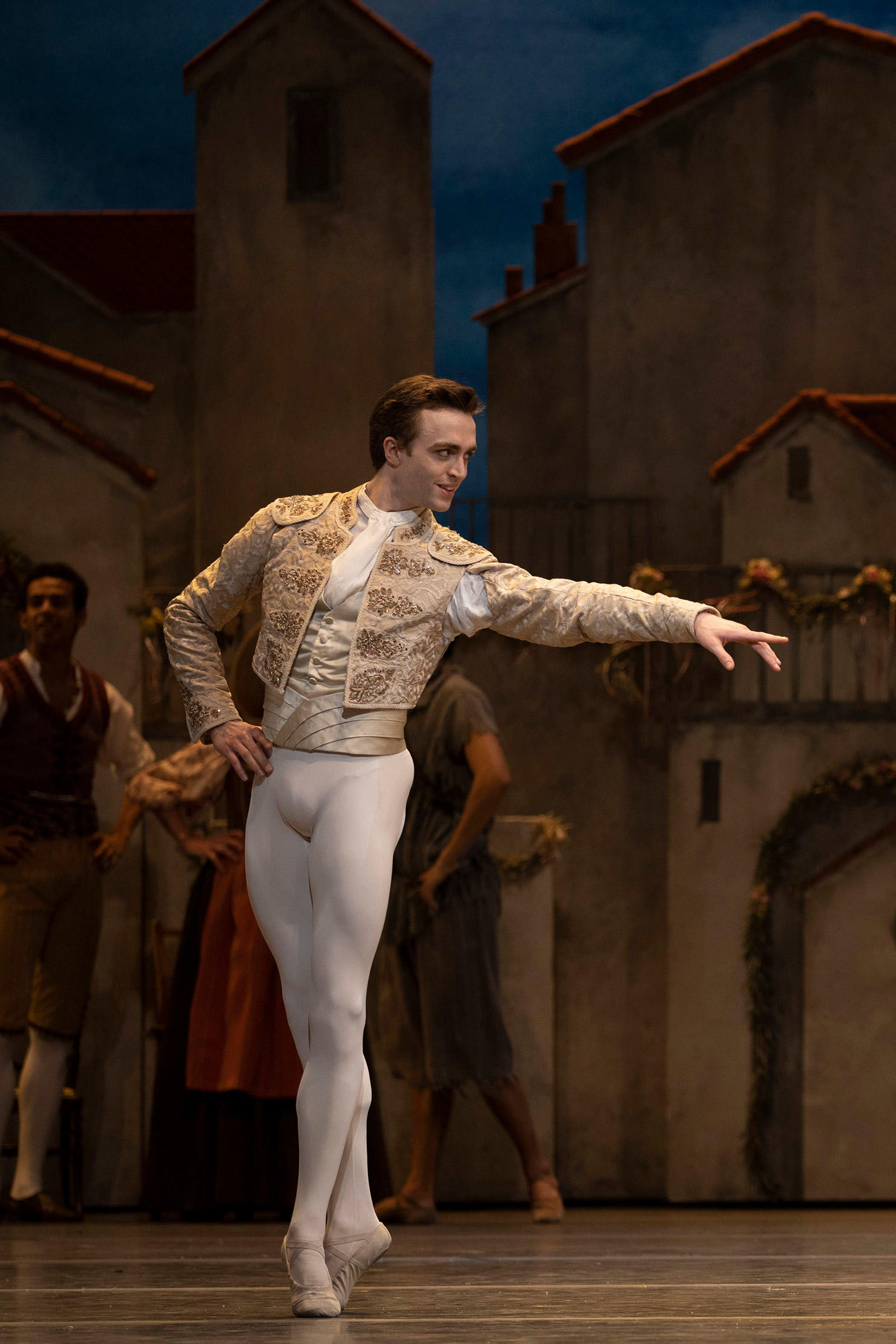 【サブ3】Matthew-Ball-as-Basilio-in-Don-Quixote-©2019-ROH.-Ph-by-Andrej-Uspenski-F57A4132_R.jpg