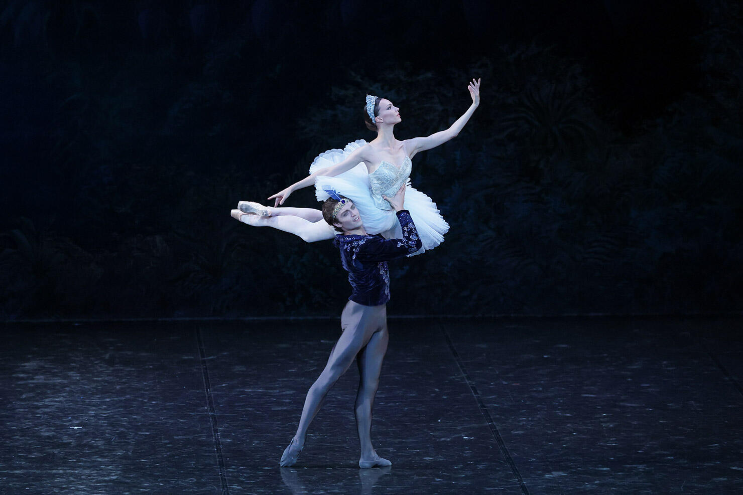 25-0805_Ballet-Supreme-B_La-Bayadère[excerpts]-Battistoni,-Ball_KH3_4186_photo-Kiyonori-Hasegawa.jpg
