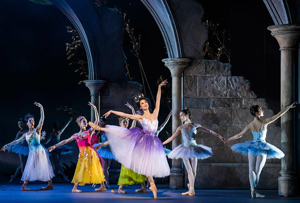 シンデレラ Fumi-Kaneko-in-Cinderella,-The-Royal-Ballet-©2023-Tristram-Kenton