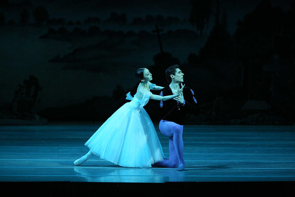 Giselle-by-Natasha-Razina-©-State-Academic-Mariinsky-Theatre-(16).jpg