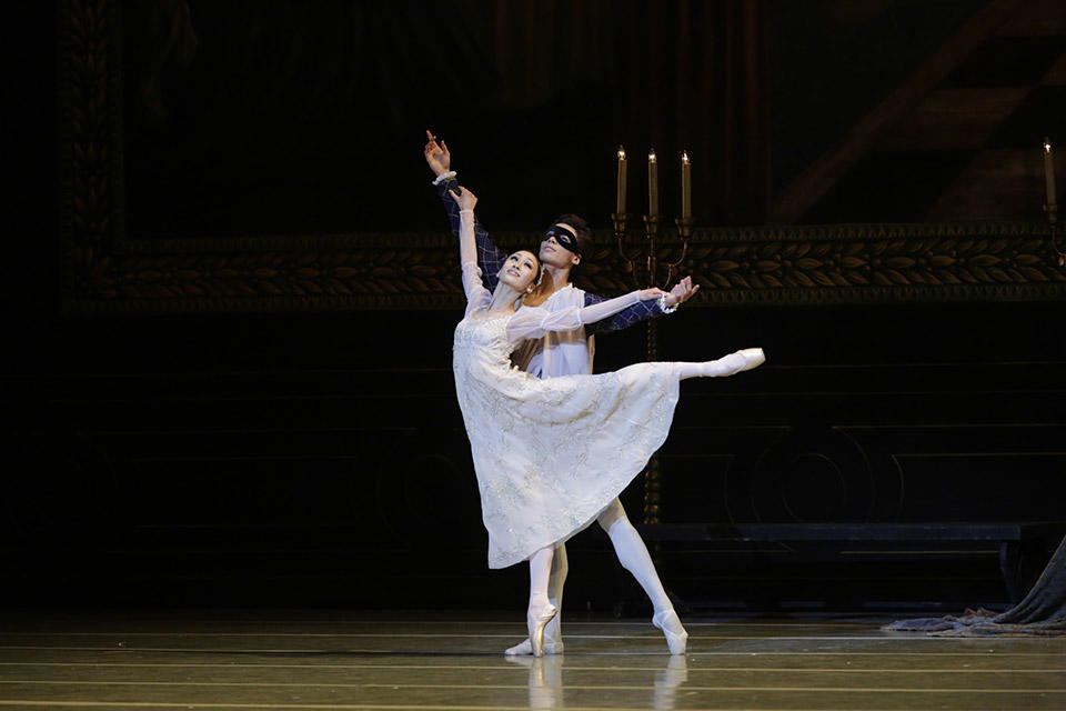 Romeo-and-Juliet-by-Natasha-Razina-©-State-Academic-Mariinsky-Theatre-(2).jpg