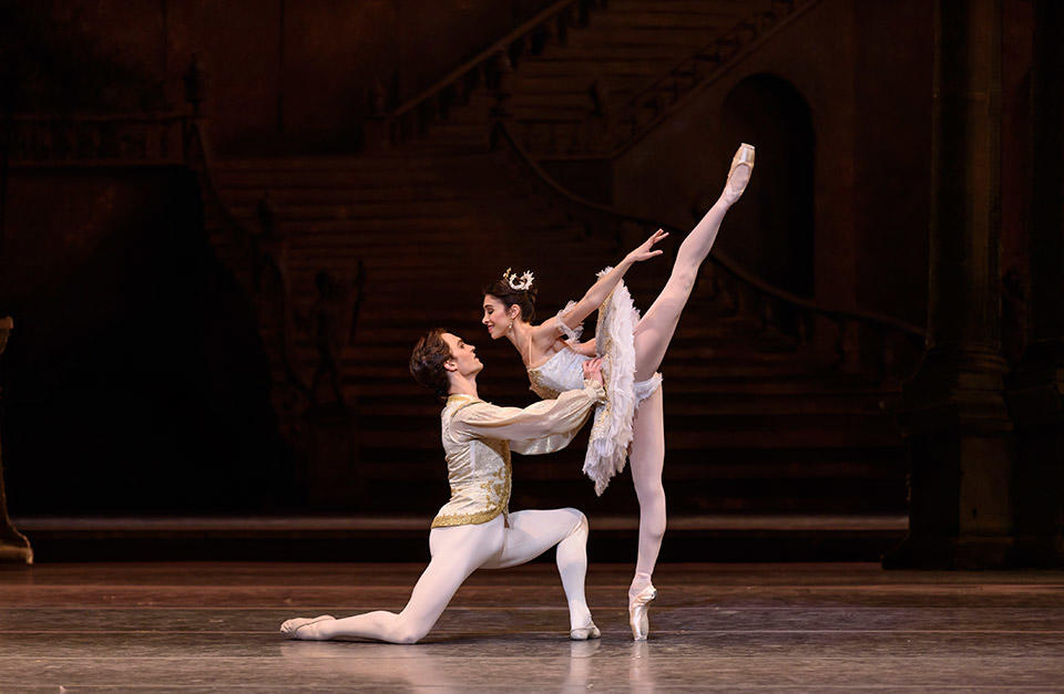 Matthew-Ball-as-Prince-Florimund-and-Yasmine-Naghdi-as-Princess-Aurora-in-The-Sleeping-Beauty-©2017-ROH.-Photograph-by-Bill-Cooper-(2).jpg