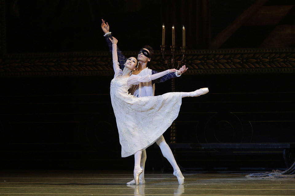 Romeo-and-Juliet-by-Natasha-Razina-©-State-Academic-Mariinsky-Theatre-(2).jpg