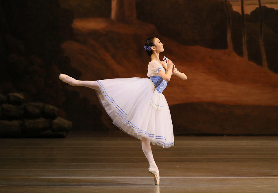 Giselle-by-Natasha-Razina-©-State-Academic-Mariinsky-Theatre-(3).jpg