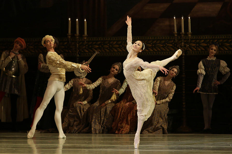 Romeo-and-Juliet-by-Natasha-Razina-©-State-Academic-Mariinsky-Theatre.jpg