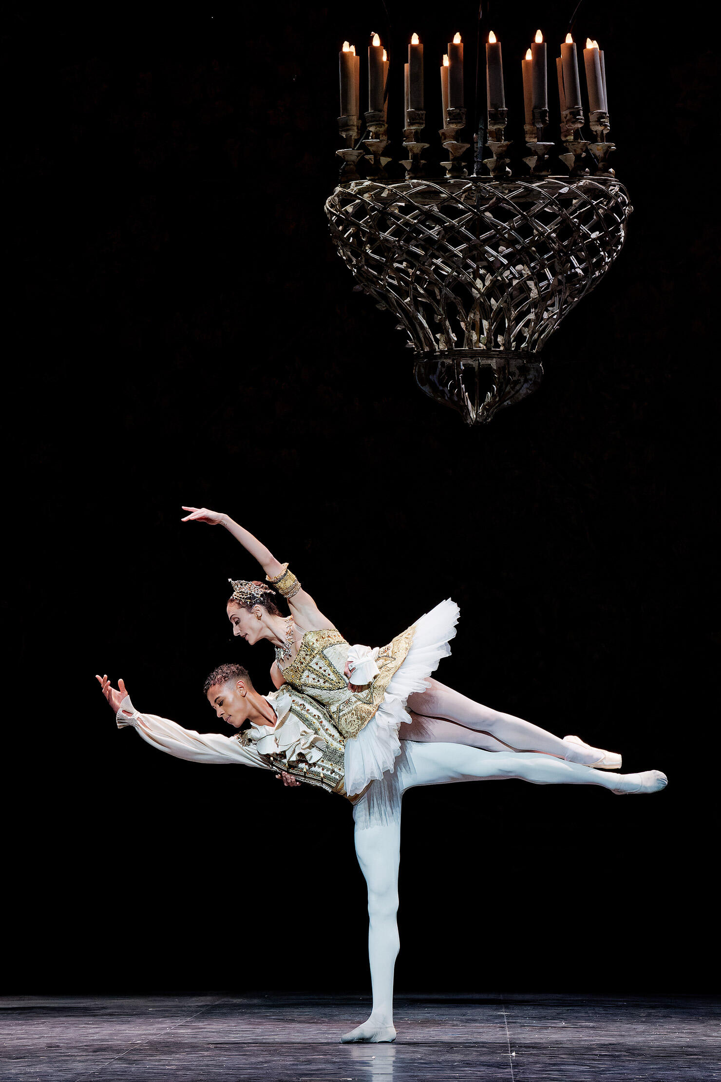 CASSE-NOISETTE-(Rudolf-Noureev)-Dorothée-Gilbert,-Guillaume-Diop-(c)-Agathe-Poupeney-OnP-20231205_CasseN_Preg_118_.jpg