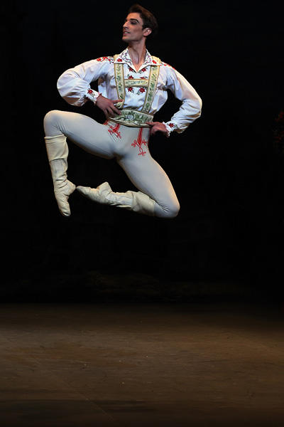 イングリッシュ・ナショナル・バレエ『コッペリア』 フェルナンド・ブッファラ　photo/Angela Kase