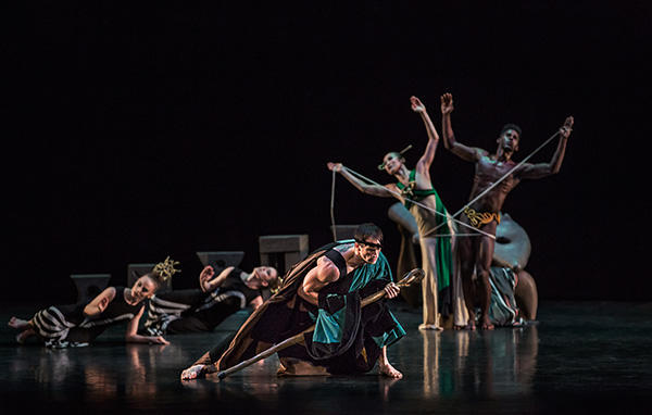 Ben Schultz PeiJu Chien Pott and Lloyd Knight and 0ther dancers from the Martha Graham Dance Company in Night Journey Photo by Brigid Pierce