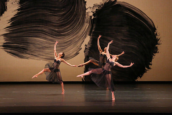 Maile Okamura、Stacy Martorana、Lesley Garrison Photo by Richard Termine