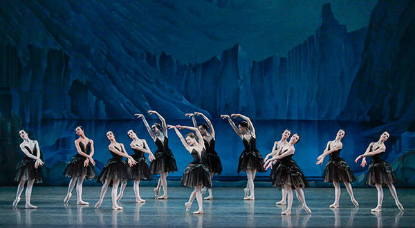 "Swan Lake" Balanchine's Photo Paul Kolnik