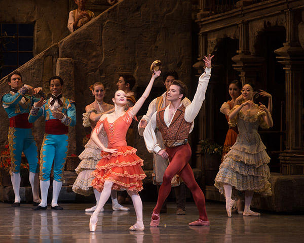 Christine Shevchenko and Alban Lendorf in Don Quixote. Photo: Rosalie O'Connor. 「ドン・キホーテ」クリスティーン・シェフチェンコ、アルバン・レンドロフ