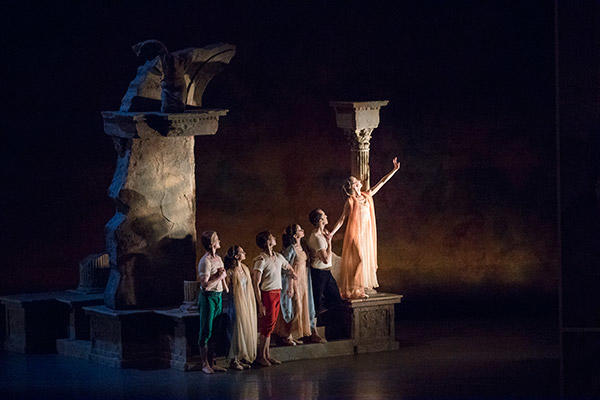 NYCB in Peter Martins' Stabat Mater.　Photo (C) Paul Kolnik