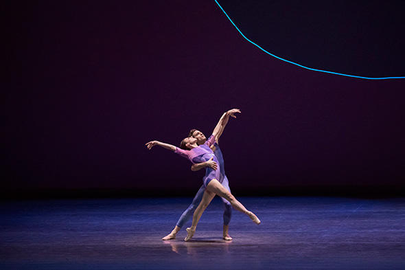 Tiler Peck and Zachary Catazaro in Peter Walker's dance odyssey　Photo by Paul Kolnik