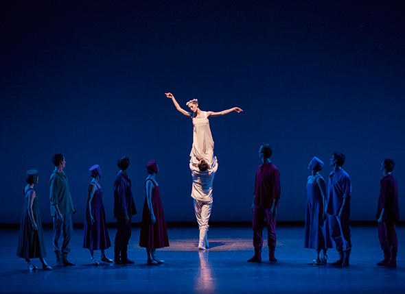 Unity Phelan and Company in Alexei Ratmansky's Russian Seasons　Photo by Paul Kolnik