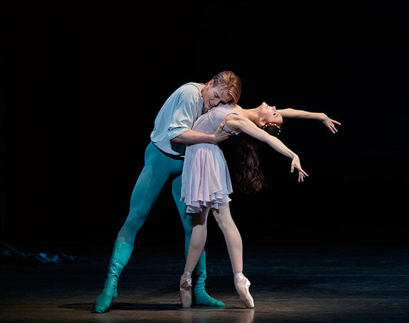 Lauren Lovette and Chase Finlay in Peter Martins' Romeo + Juliet　Photo by Paul Kolnik