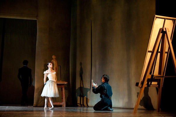 『ドガの踊り子』クレール＝マリ・オスタ、バンジャマン・ペッシュ (C) Julien Benhamou/Opéra national de Paris