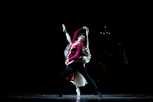 『ドガの踊り子』 (C) Julien Benhamou/Opéra national de Paris
