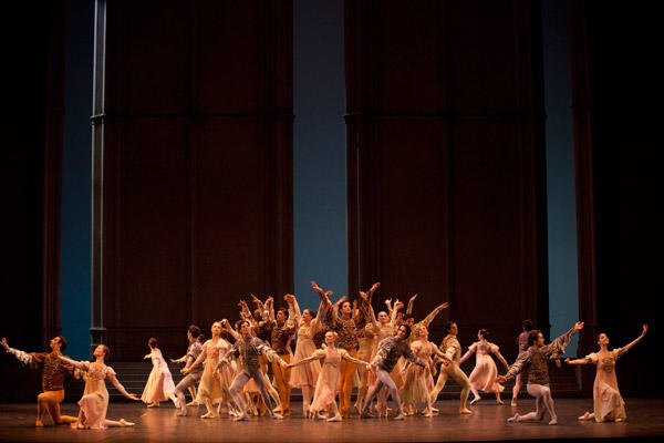 パリ・オペラ座バレエ団『白鳥の湖』 (C)Anne Deniau/Opéra national de Paris