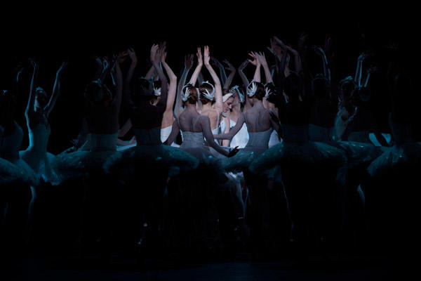 パリ・オペラ座バレエ団『白鳥の湖』 (C)Anne Deniau/Opéra national de Paris　