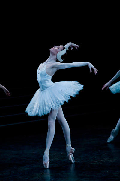 パリ・オペラ座バレエ団『白鳥の湖』 リュドミラ・パリエロ (C)Anne Deniau/Opéra national de Paris　
