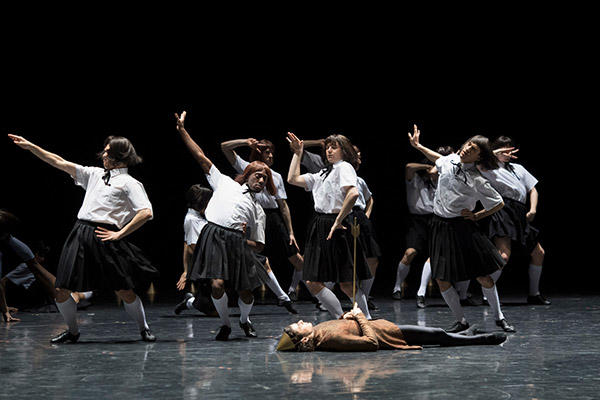 Photos:(C) Opéra national de Paris/ Laurent Philippe