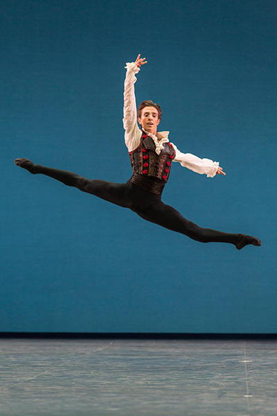 photo Sébastien Mathé/ Opéra national de Paris