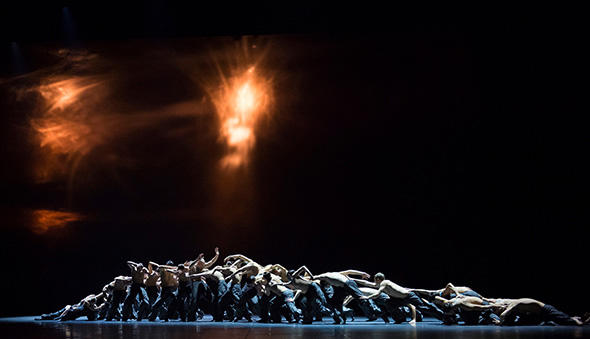 『ザ・シーズンズ・カノン』photo Julien Benhamou/ Opéra national de Paris