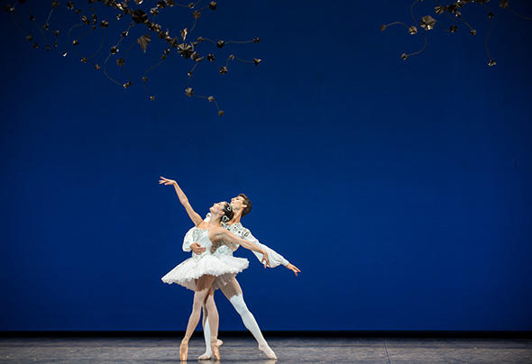 「ダイアモンド」 photo Julien Benhamou/ Opéra national de Paris