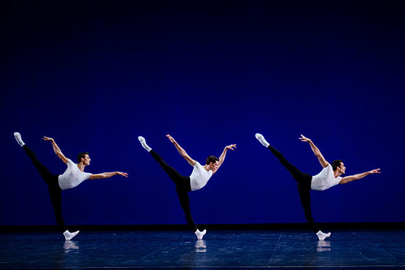 「アゴン」photo Agathe Poupeney/ Opéra national de Paris