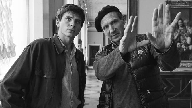 ralph-fiennes-directing-oleg-ivenko_credit-the-white-crow_lowres-cropped.jpg